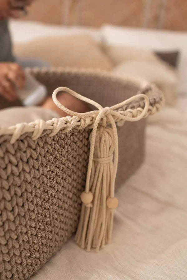 Crochet moses basket detail