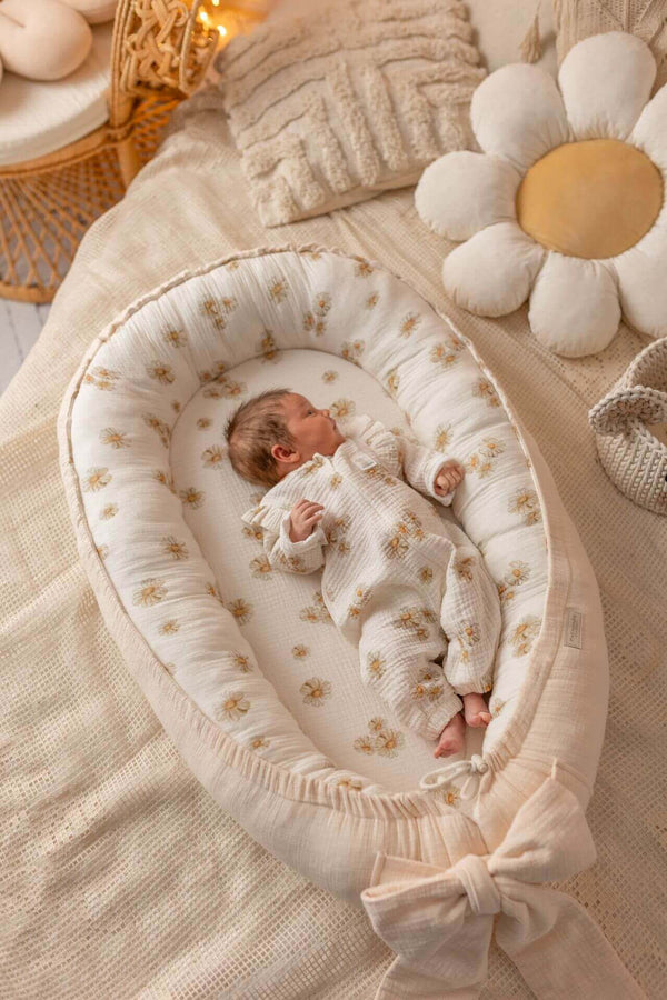 Soft Muslin Handmade Baby Nest - Daisies with Vanilla