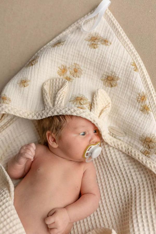 Hooded Waffle Towel for Babies & Children – Daisies with Cream