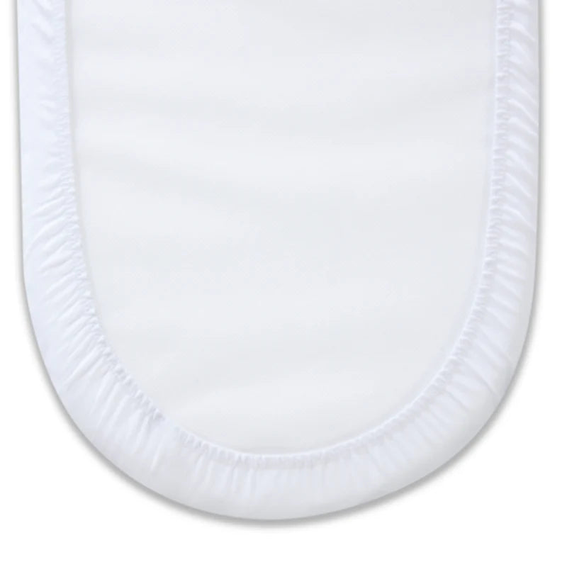 A white waterproof mattress protector for a Moses basket with a smart layer system, OEKO-TEX Standard 100 Certified, made from polyester with a lining of Thermoplastic Polyurethane.